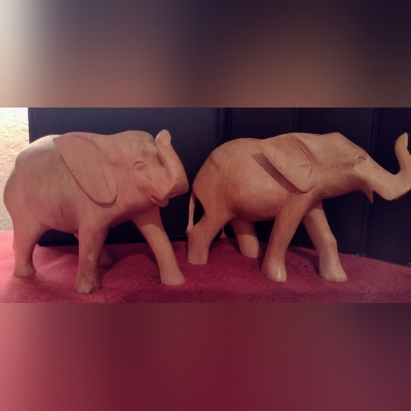 Hand carved vintage Elephants - Picture 1 of 3